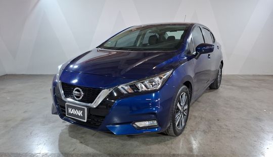 Nissan • Versa