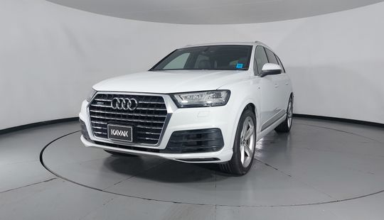 Audi • Q7