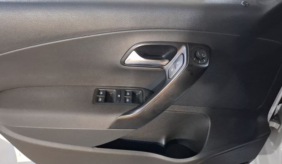 Volkswagen Polo 1.6 COMFORTLINE PLUS AUTO Hatchback 2020