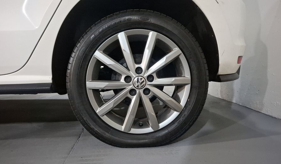 Volkswagen Polo 1.6 COMFORTLINE PLUS AUTO Hatchback 2020