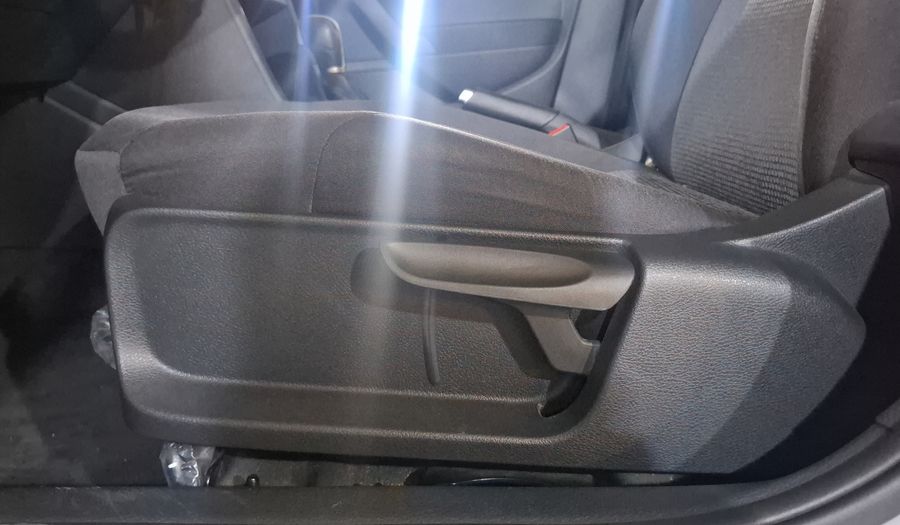 Volkswagen Polo 1.6 COMFORTLINE PLUS AUTO Hatchback 2020