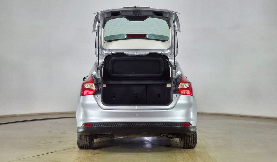 Ford Focus 2.0 SE POWER SHIFT Hatchback 2014