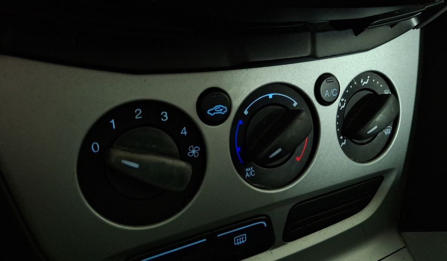 Ford Focus 2.0 SE POWER SHIFT Hatchback 2014