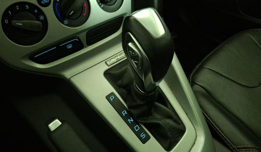 Ford Focus 2.0 SE POWER SHIFT Hatchback 2014