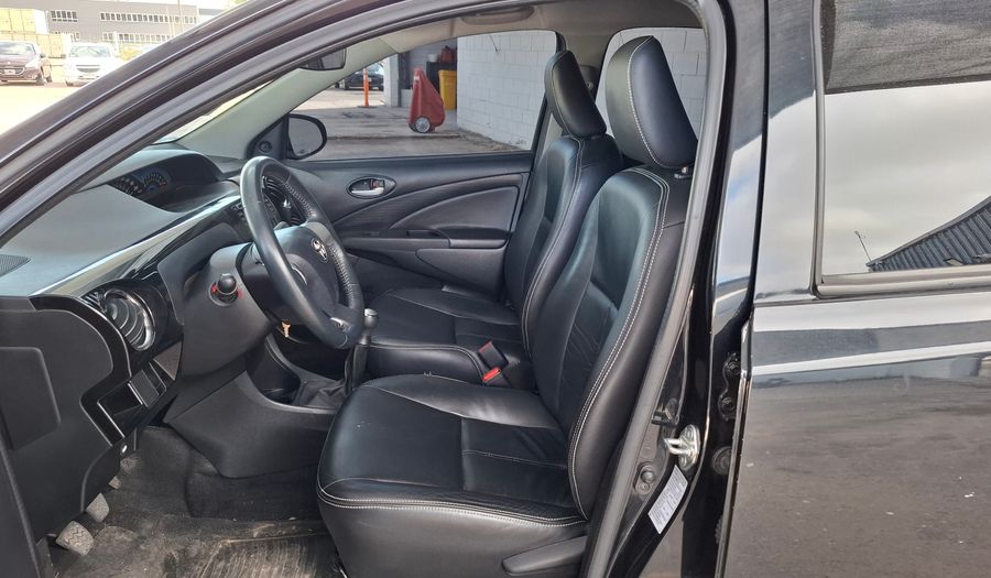 Toyota Etios 1.5 XLS Hatchback 2014