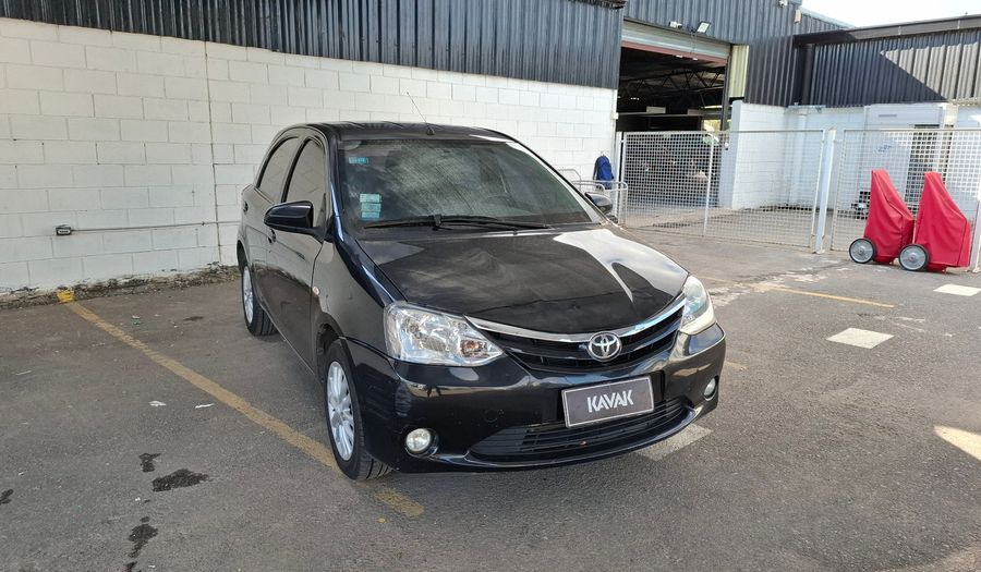 Toyota Etios 1.5 XLS Hatchback 2014