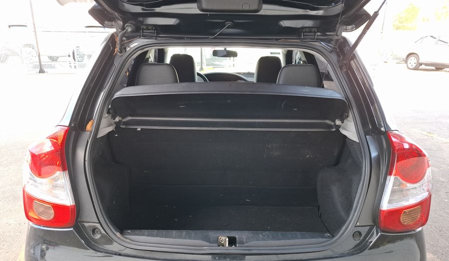 Toyota Etios 1.5 XLS Hatchback 2014