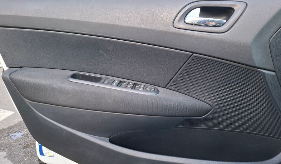 Peugeot 408 1.6 HDI 8V ALLURE Sedan 2013