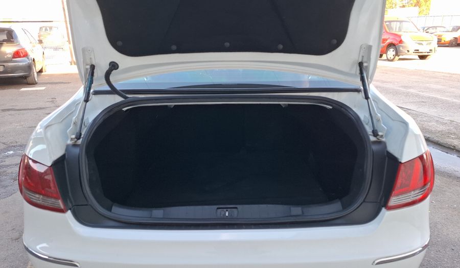 Peugeot 408 1.6 HDI 8V ALLURE Sedan 2013