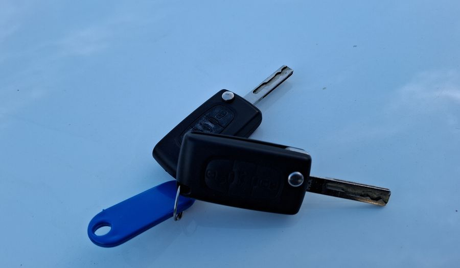 Peugeot 408 1.6 HDI 8V ALLURE Sedan 2013