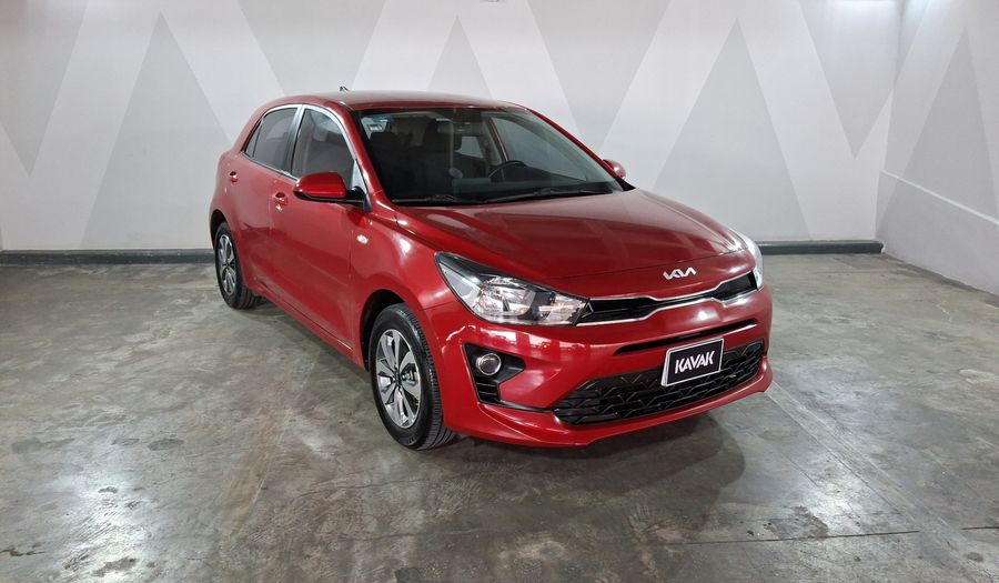 Autos Kia Rio 1.6 LX Hatchback 2023 usados | KAVAK México