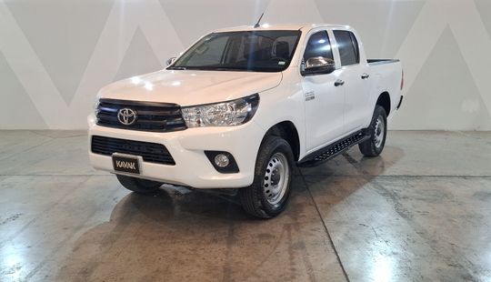 Toyota • Hilux