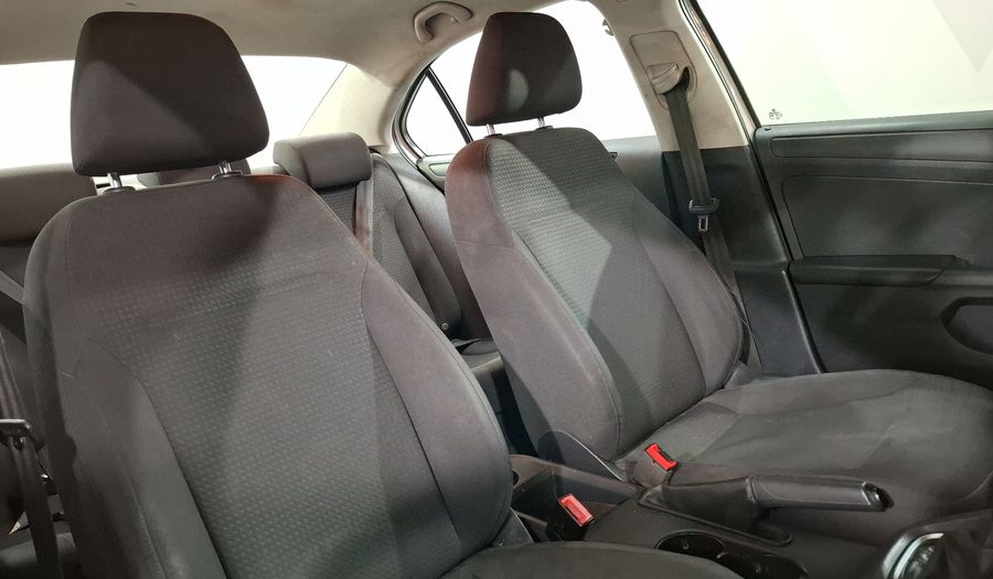 Volkswagen Jetta 2.5 TRENDLINE TIP. Sedan 2017