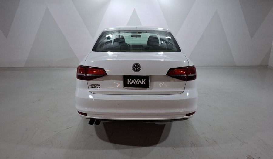Volkswagen Jetta 2.5 TRENDLINE TIP. Sedan 2017