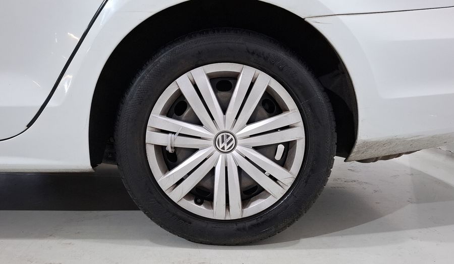 Volkswagen Jetta 2.5 TRENDLINE TIP. Sedan 2017