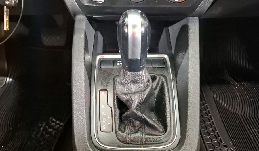 Volkswagen Jetta 2.5 TRENDLINE TIP. Sedan 2017