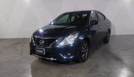 Nissan • Versa