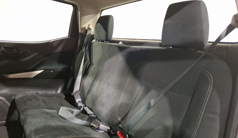 Nissan Np300 2.5 DOBLE CABINA SE TM AC PAQ SEG Pickup 2019