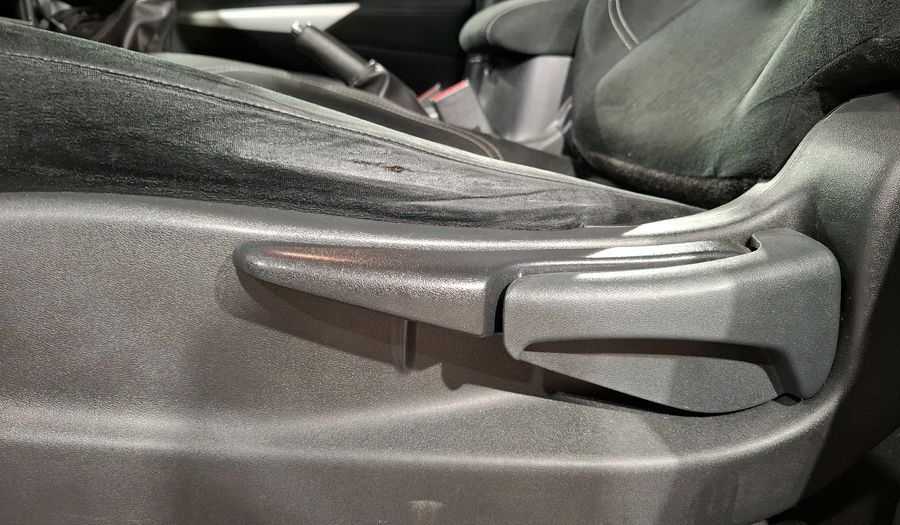 Nissan Np300 2.5 DOBLE CABINA SE TM AC PAQ SEG Pickup 2019