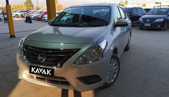 Nissan • Versa
