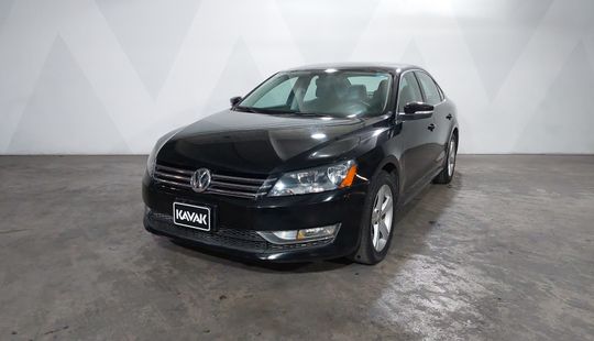 Volkswagen • Passat