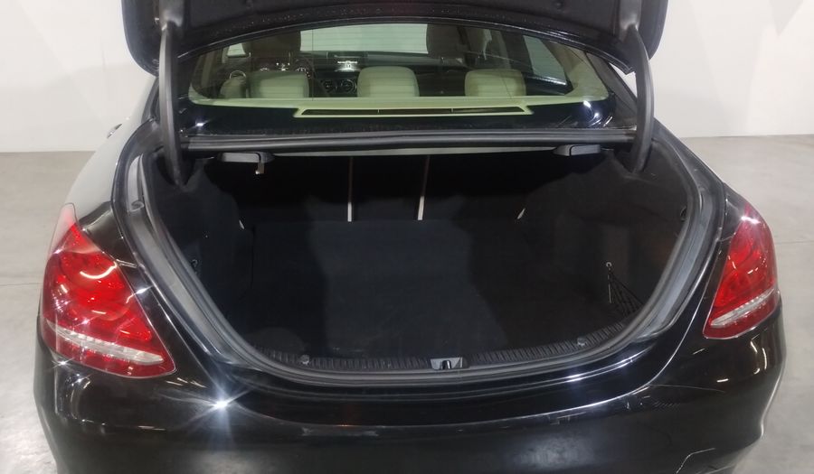 Mercedes Benz Clase C 2.0 200 EXCLUSIVE AUTO Sedan 2018
