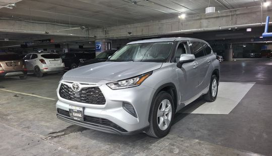Toyota • Highlander