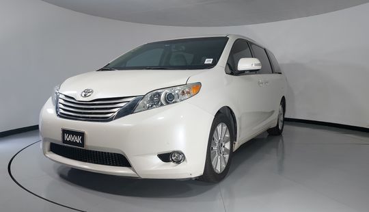 Toyota • Sienna