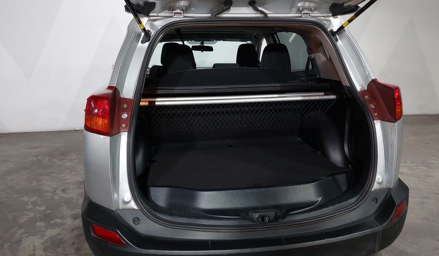 Toyota Rav4 2.5 XLE AT Suv 2013