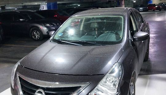 Nissan • Versa