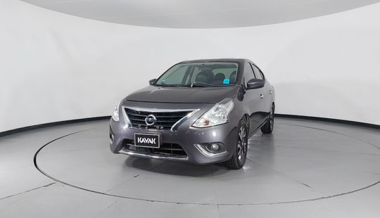 Nissan • Versa