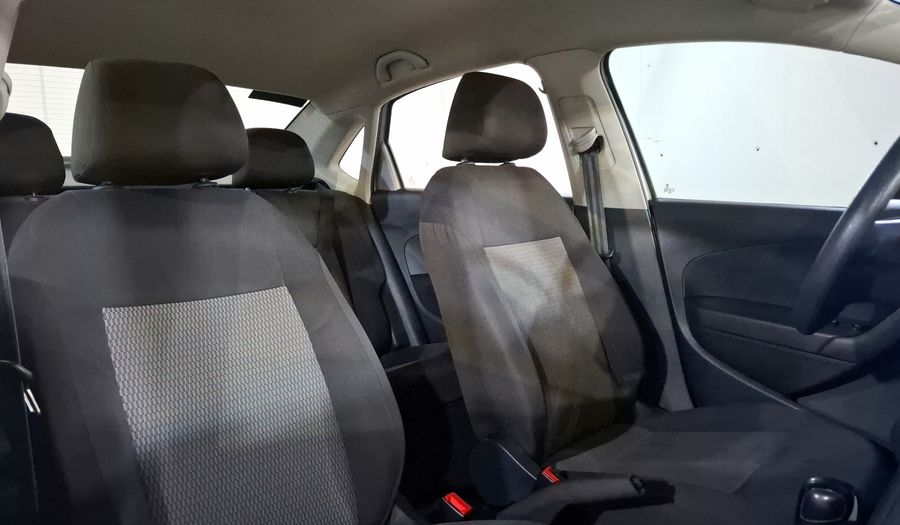 Volkswagen Vento 1.6 STYLE TIPTRONIC Sedan 2015