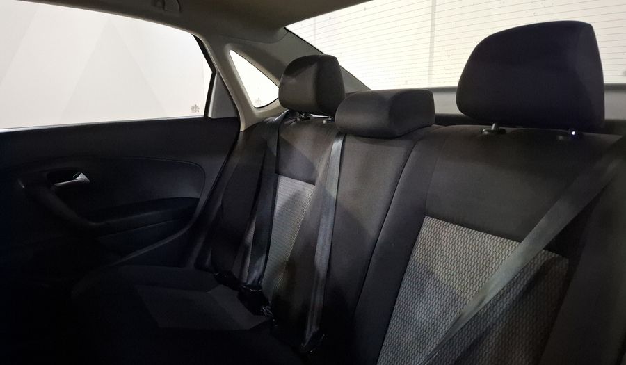 Volkswagen Vento 1.6 STYLE TIPTRONIC Sedan 2015