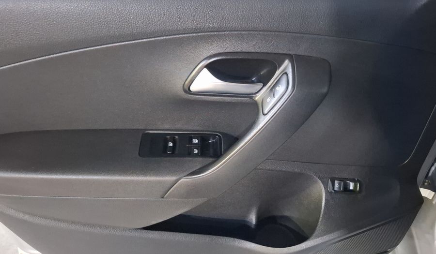 Volkswagen Vento 1.6 STYLE TIPTRONIC Sedan 2015
