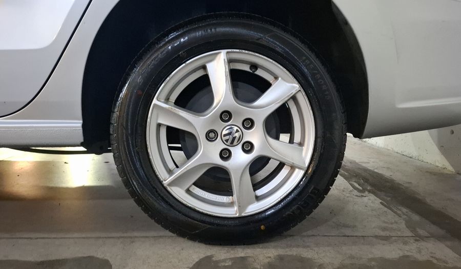 Volkswagen Vento 1.6 STYLE TIPTRONIC Sedan 2015