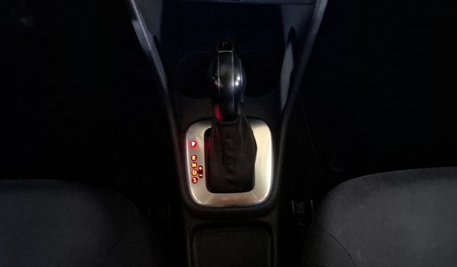 Volkswagen Vento 1.6 STYLE TIPTRONIC Sedan 2015