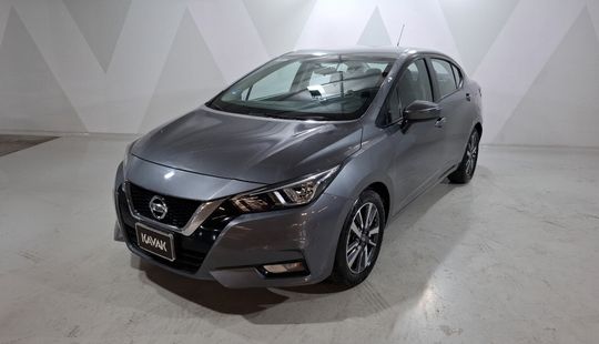 Nissan • Versa