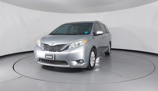 Toyota • Sienna