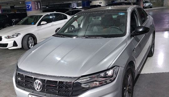 Volkswagen • Jetta