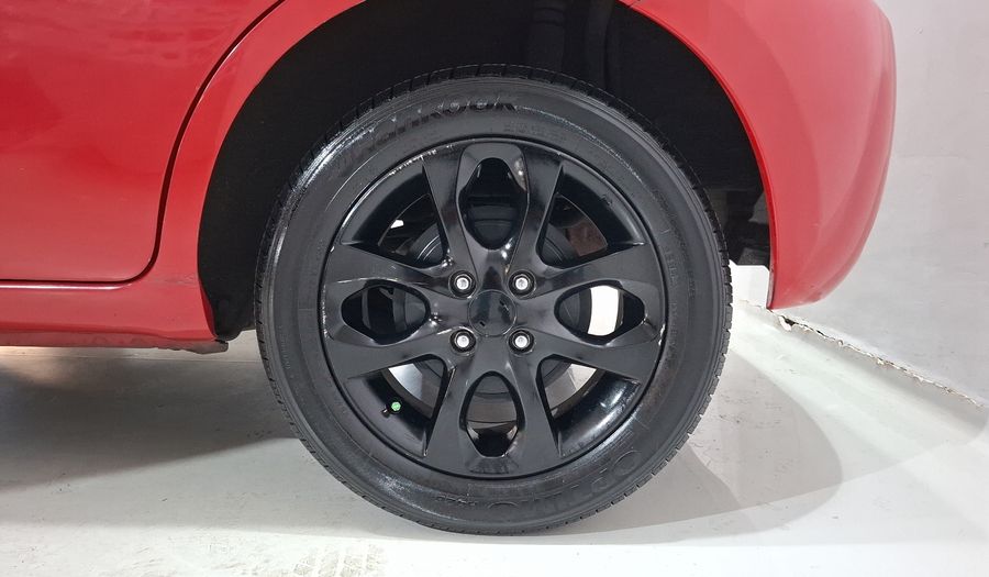 Nissan March 1.6 EXCLUSIVE BI-TONO AUTO Hatchback 2019