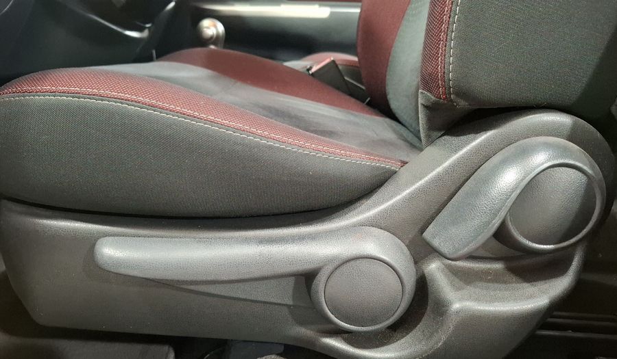 Nissan March 1.6 EXCLUSIVE BI-TONO AUTO Hatchback 2019