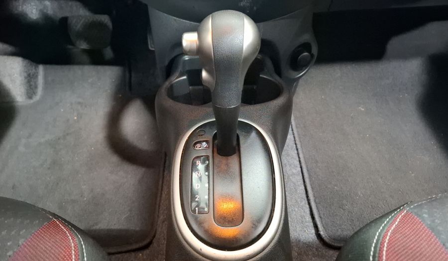 Nissan March 1.6 EXCLUSIVE BI-TONO AUTO Hatchback 2019