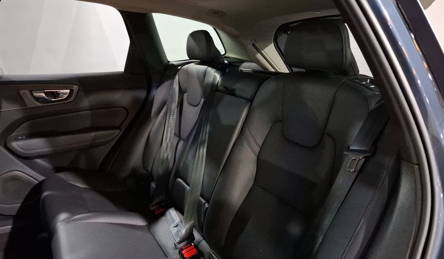 Volvo Xc60 2.0 B5 MHEV MOMENTUM AUTO AWD Suv 2022