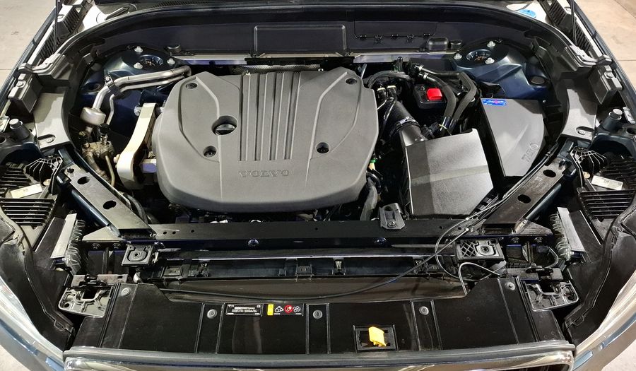 Volvo Xc60 2.0 B5 MHEV MOMENTUM AUTO AWD Suv 2022