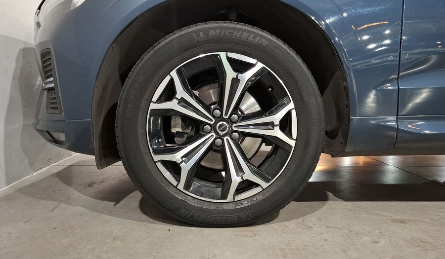 Volvo Xc60 2.0 B5 MHEV MOMENTUM AUTO AWD Suv 2022