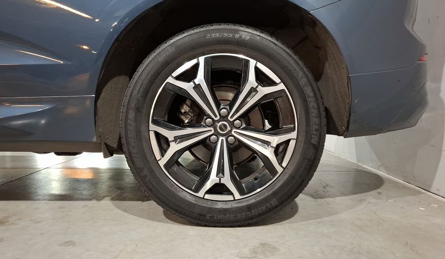 Volvo Xc60 2.0 B5 MHEV MOMENTUM AUTO AWD Suv 2022