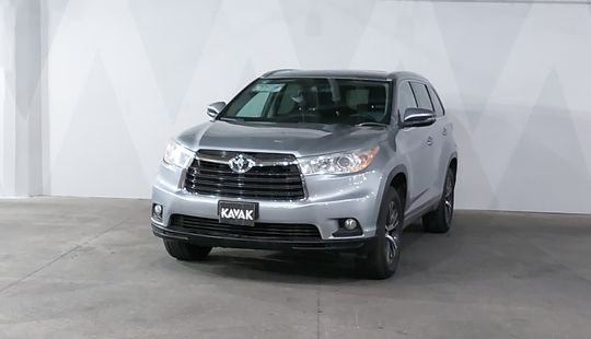 Toyota • Highlander