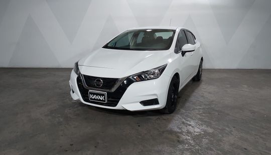 Nissan • Versa