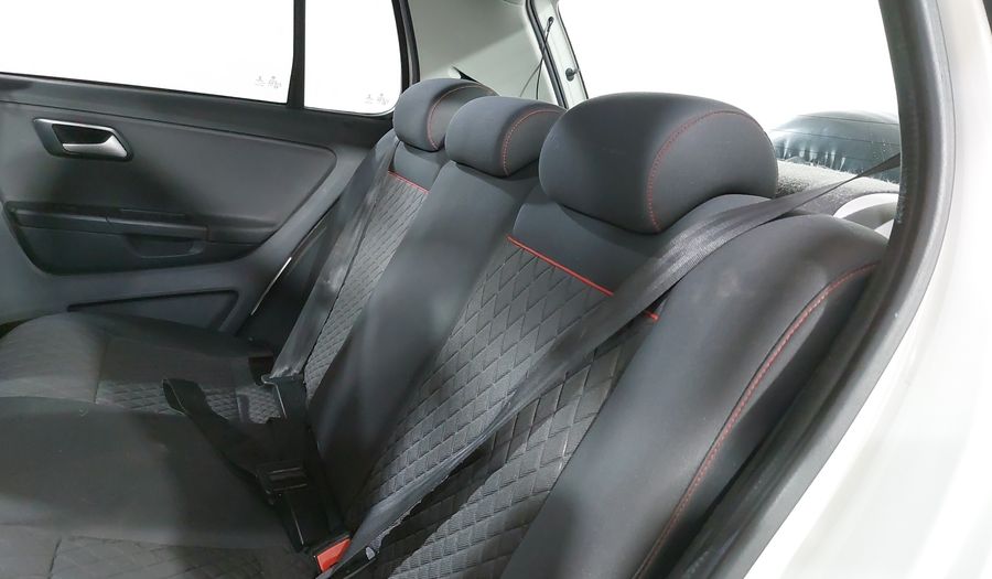 Volkswagen Crossfox 1.6 CROSSFOX QUEMACOCOS MT Hatchback 2016