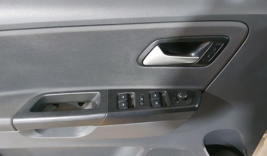 Volkswagen Crossfox 1.6 CROSSFOX QUEMACOCOS MT Hatchback 2016